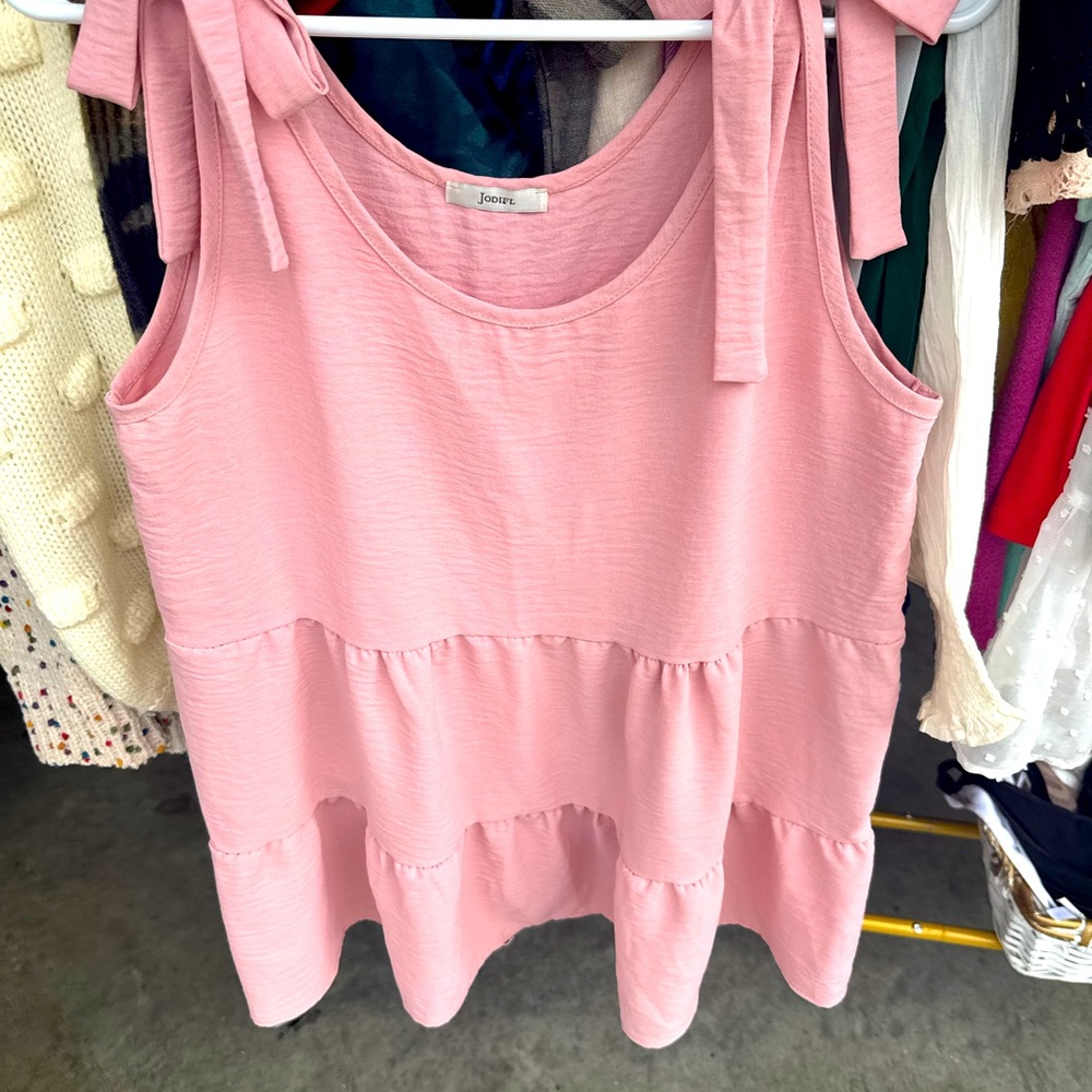 Bow tie tier tank top
